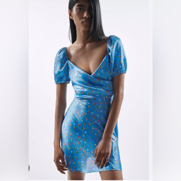 BNWT ZARA BLUE STRAWBERRY PRINT SATIN SHORT DRESS SIZE XS - Picture 1 of 4